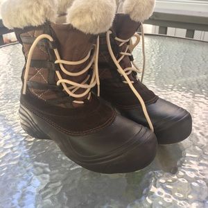Columbia snow boots